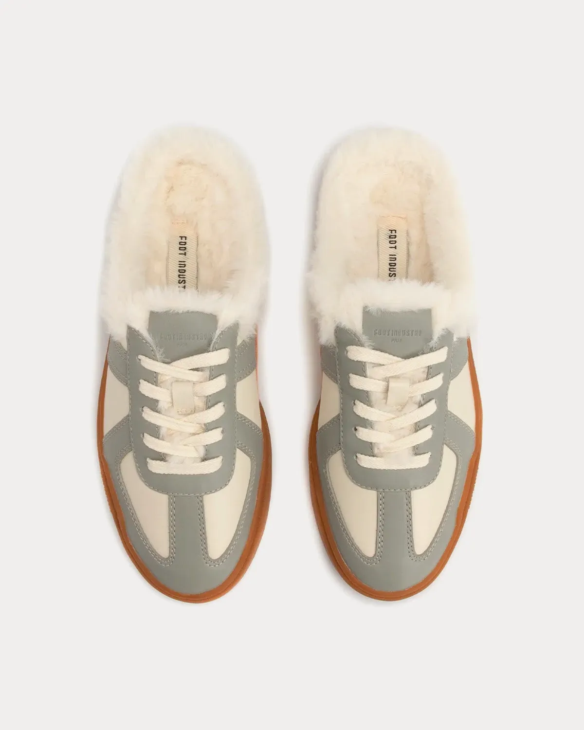 2022A/W AWE001-301 Turtledove Slip On Sneakers