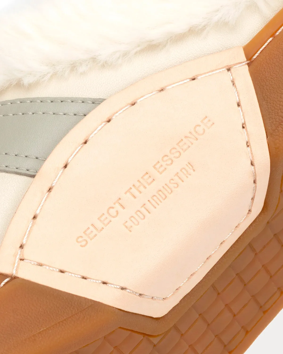 2022A/W AWE001-301 Turtledove Slip On Sneakers