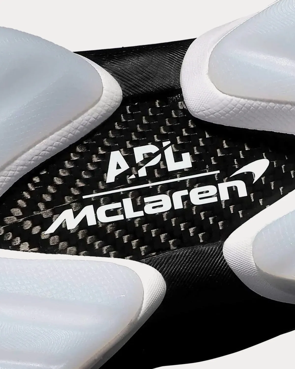 HySpeed Black / White Running Shoes