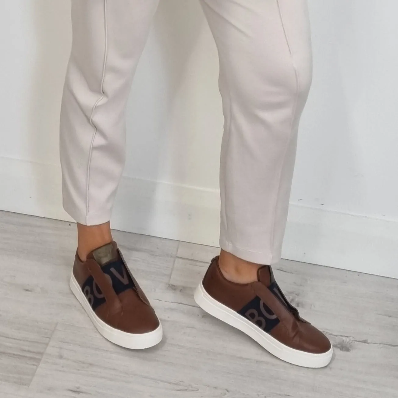 Lloyd & Pryce 'For her' Richey Slip On Sneakers - Tan
