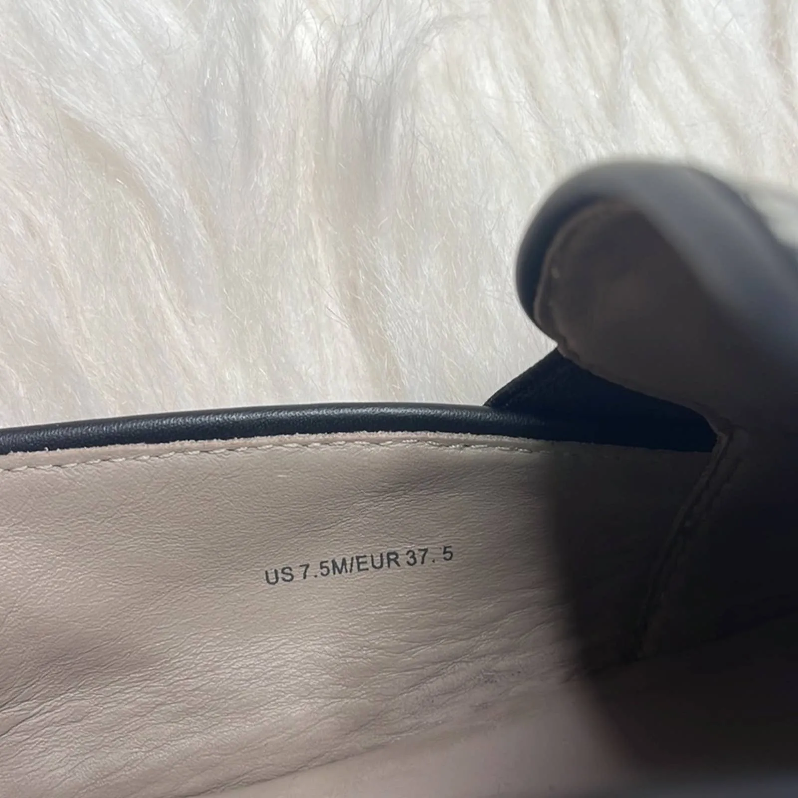 Sz 7.5 VINCE Black & White Slip On Sneakers