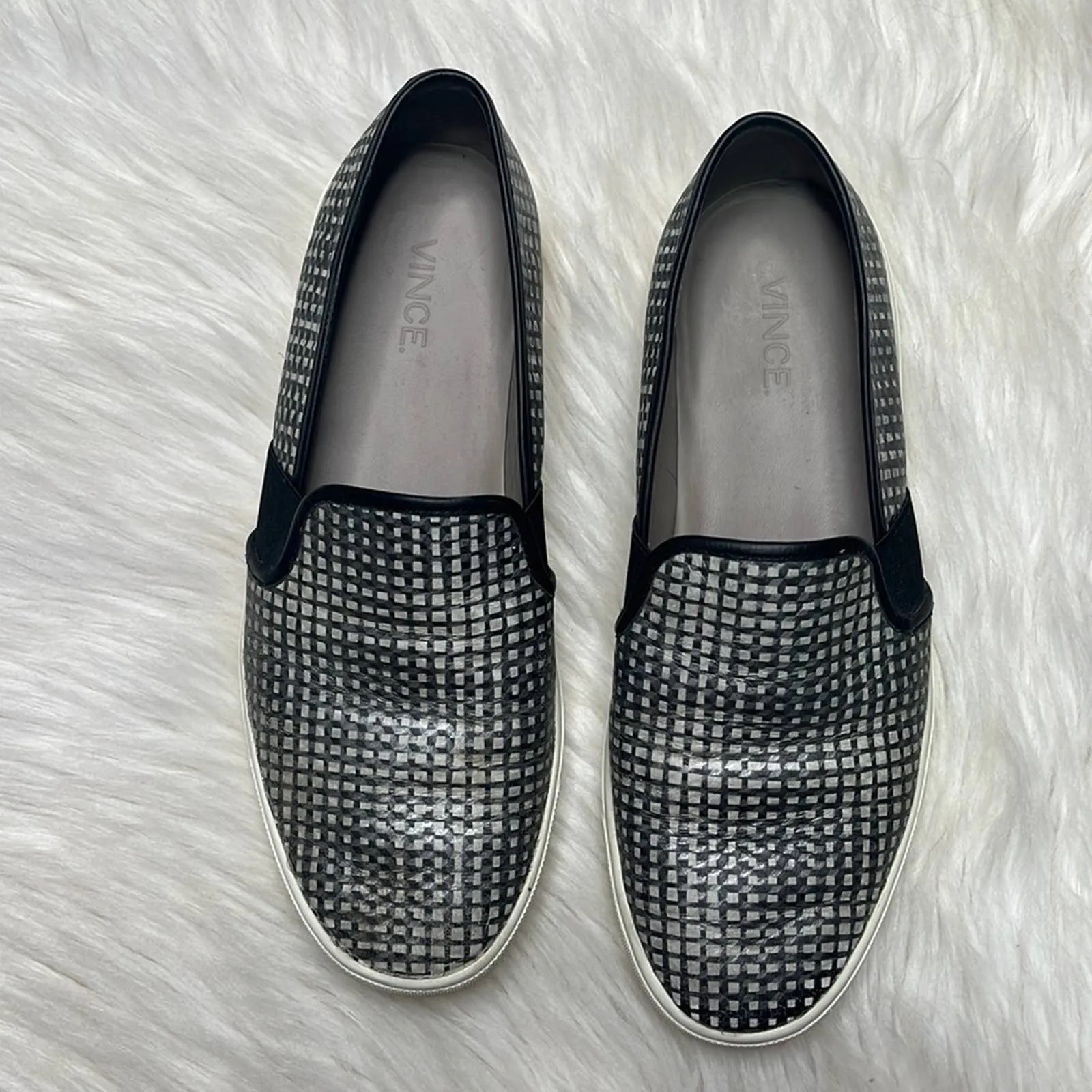 Sz 7.5 VINCE Black & White Slip On Sneakers