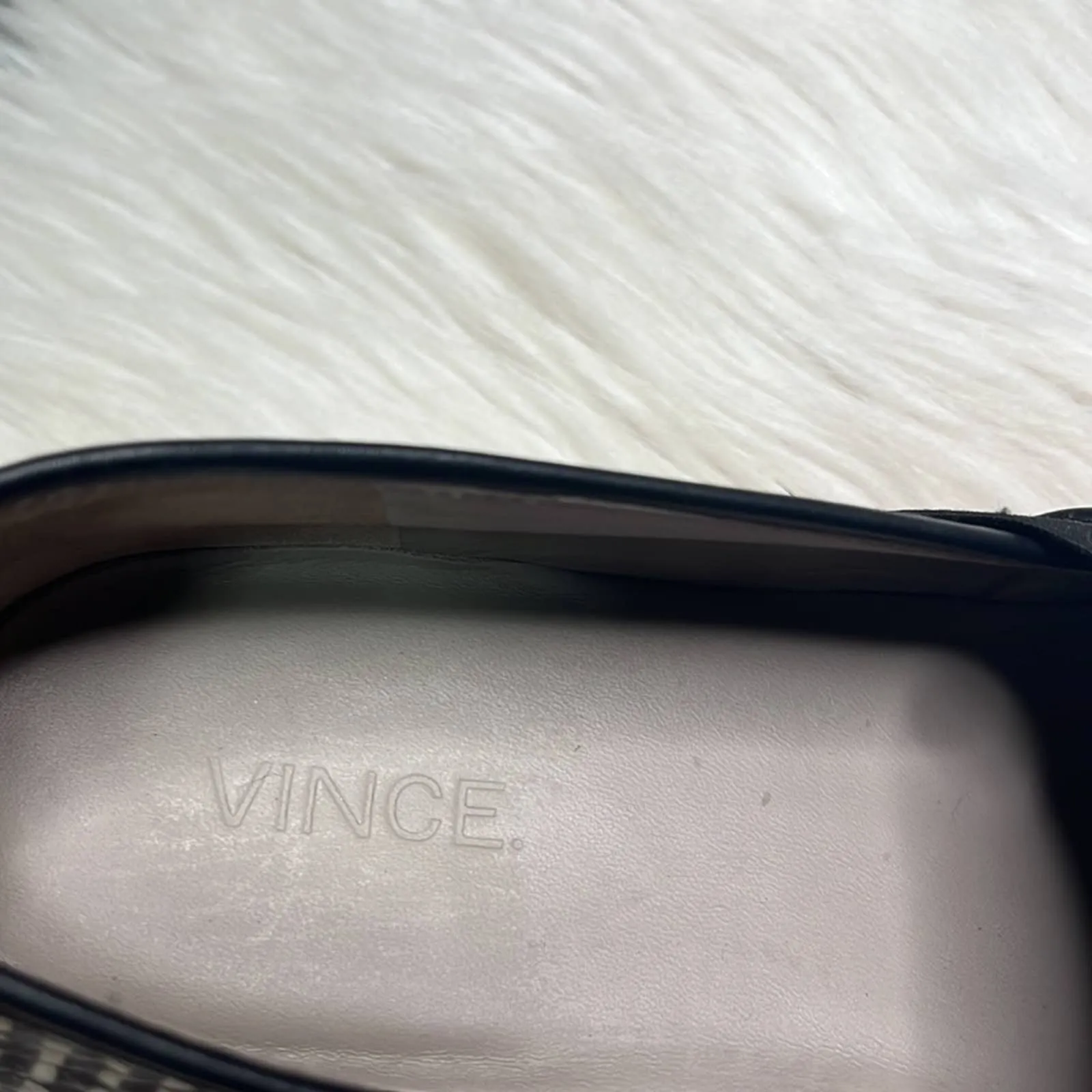 Sz 7.5 VINCE Black & White Slip On Sneakers