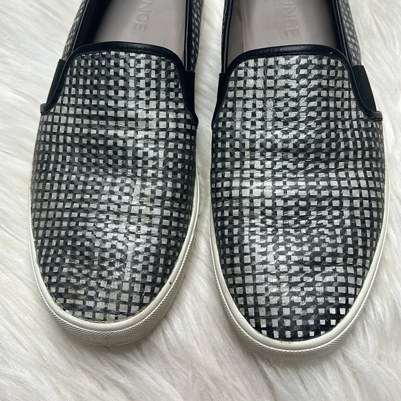 Sz 7.5 VINCE Black & White Slip On Sneakers
