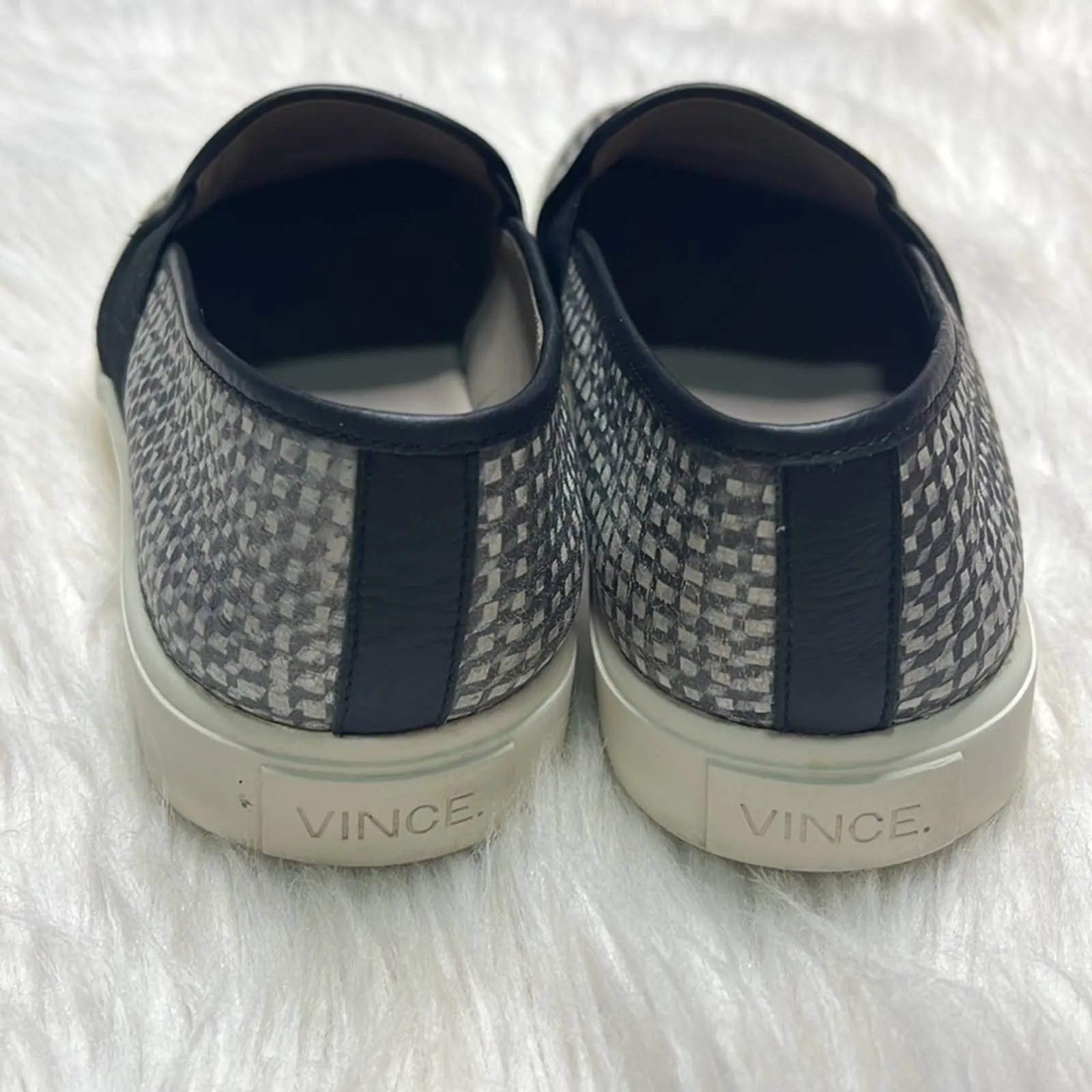 Sz 7.5 VINCE Black & White Slip On Sneakers