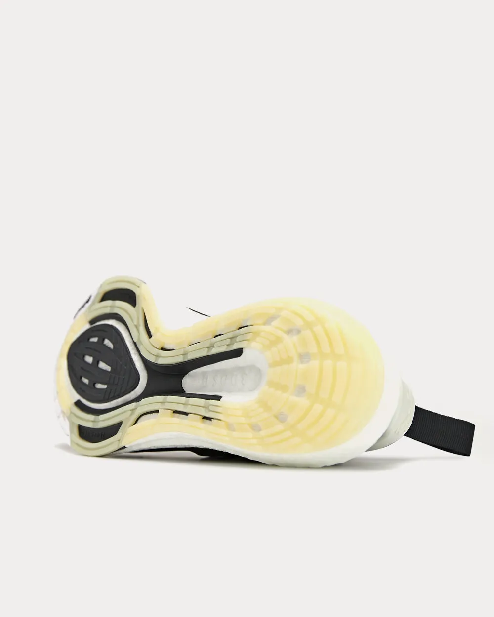 Ultraboost 22 Black / Core White / Chalk Pearl Running Shoes